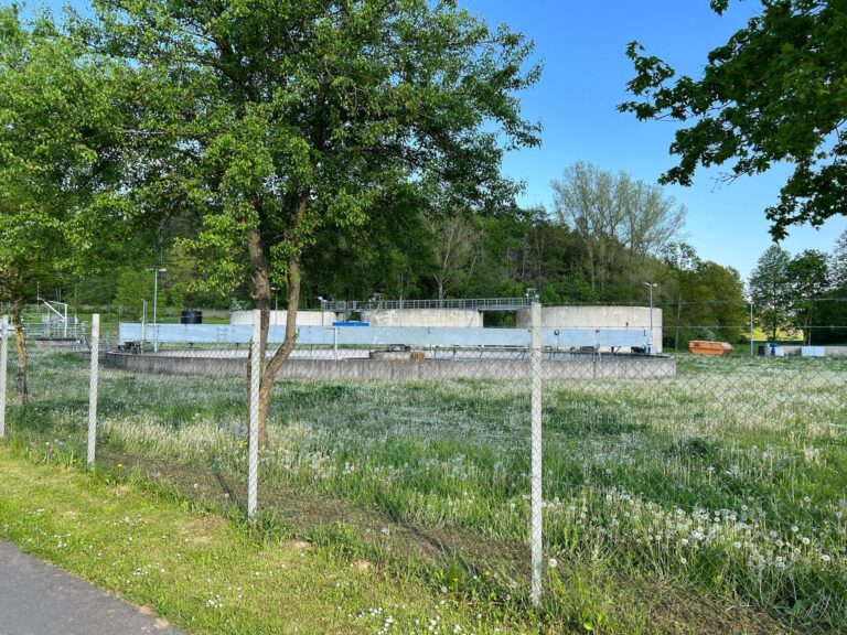 Kläranlage: Mehrbelastung für Waldbüttelbrunner Bürger*innen abgewendet!